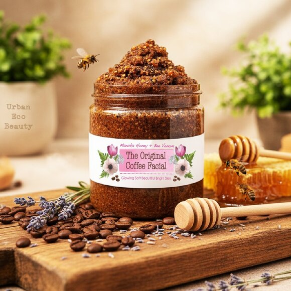 Organic Manuka Honey + Bee Venom Coffee Scrub Facial / Urban Eco Beauty - Picture 1 of 7